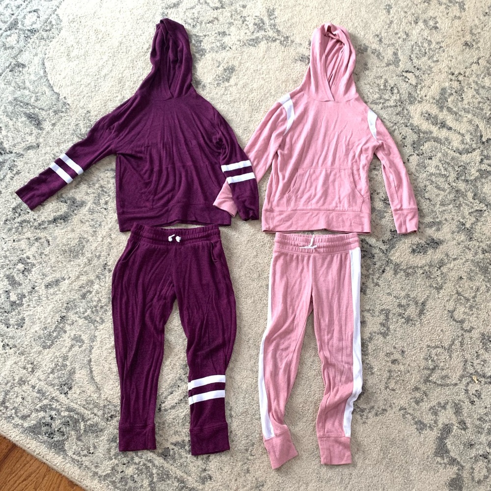 Girls 6/7 Old Navy sweat suits